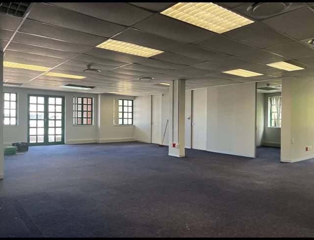 BUSINESS PROPERTY TO RENT IN CLAREMONT